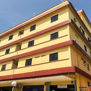 OYO 3372 Hotel Pelita Terang